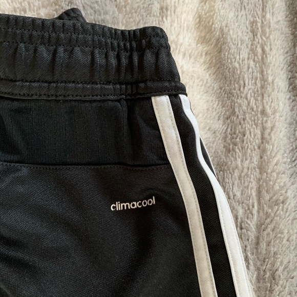 Women’s adidas sweatpants w/ stripes - Picture 5 of 6